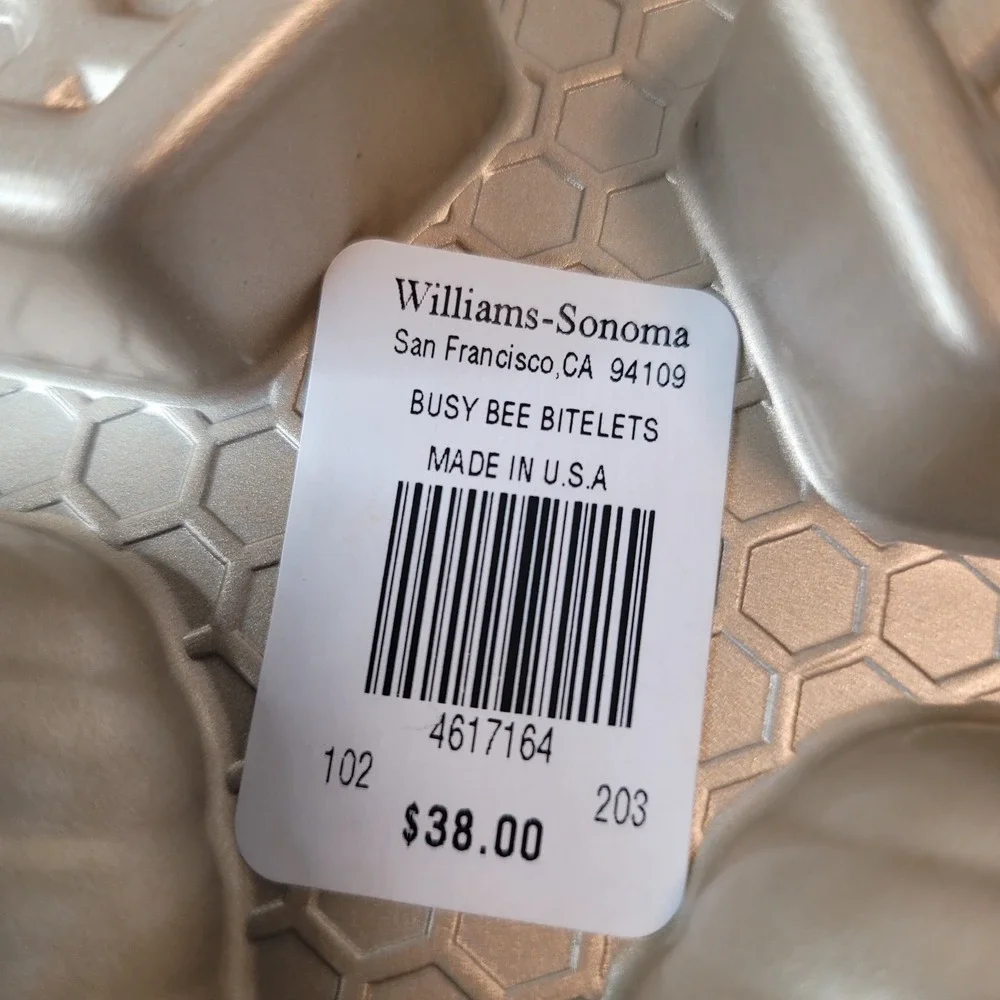Nordic Ware Williams Sonoma Nonstick Cast Aluminum Hive Bee Bitelets Pan NEW